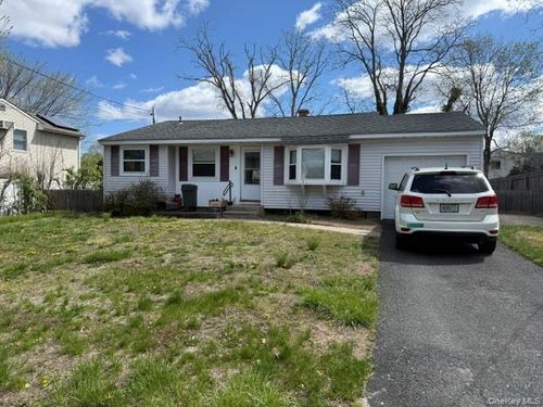 21 Bart Drive, Brookhaven, NY, 11784 | Card Image
