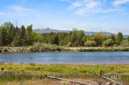 8 Warren Drive, Cascade, ID, 83611 | Card Image
