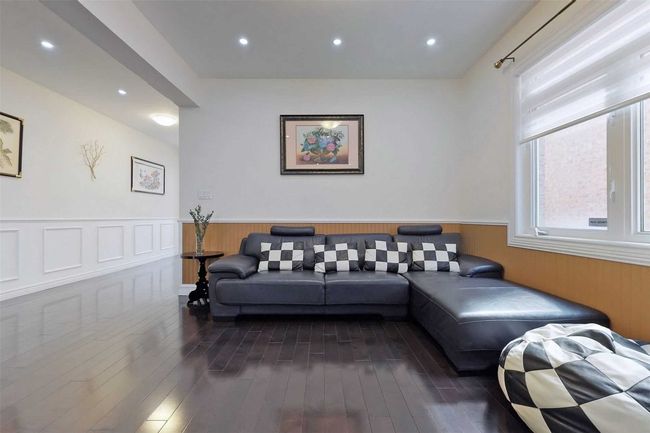 10 Gosling St, House other with 4 bedrooms, 5 bathrooms and 7 parking in Brampton ON | Image 5