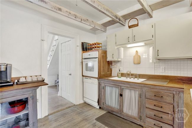535 E Gordon St, Townhouse with 2 bedrooms, 2 bathrooms and null parking in savannah GA | Image 15