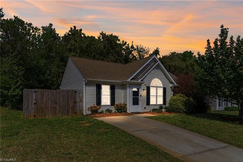 11 Franklinwood Dr, Greensboro, NC, 27401-4796 | Card Image