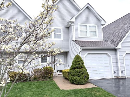 297 Erik Dr, East Setauket, NY, 11733-6435 | Card Image