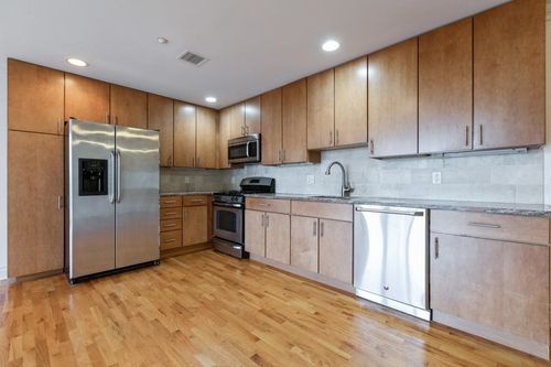 apt-401-17 Meadow Rd, Rutherford, NJ, 07070-2095 | Card Image