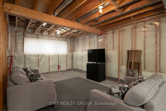 28 Kyle Crt, House other with 2 bedrooms, 1 bathrooms and 4 parking in Frankford ON | Image 18