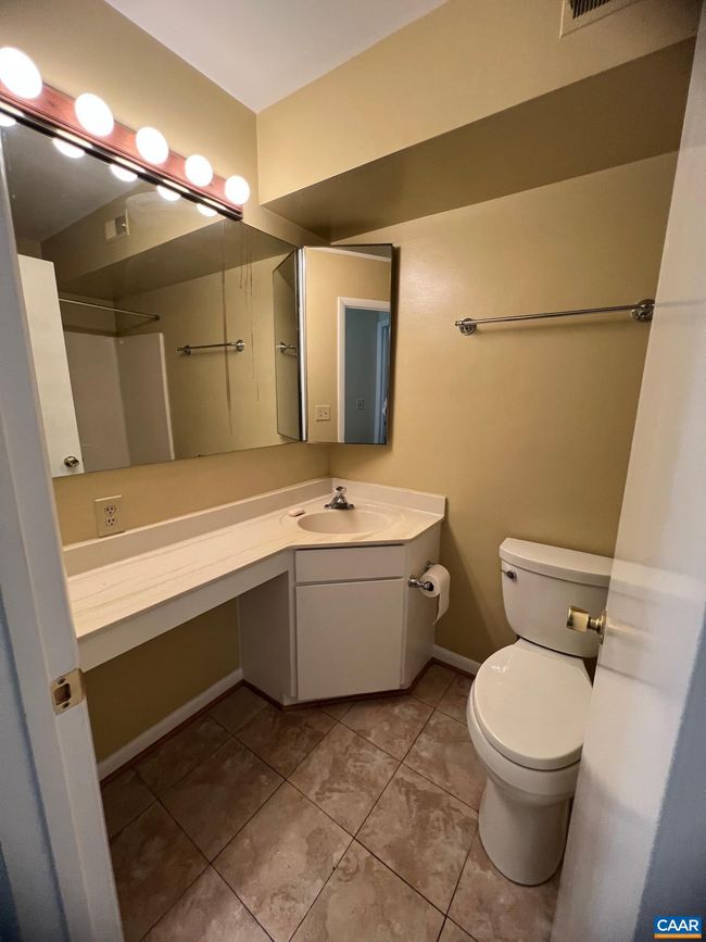 APT-12 - 125 Turtle Creek Rd, Condo with 2 bedrooms, 2 bathrooms and null parking in CHARLOTTESVILLE VA | Image 9