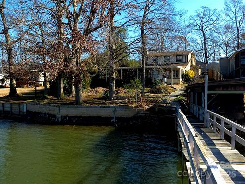 220 Yachtsman Dr, Salisbury, NC, 28146-1552 | Card Image