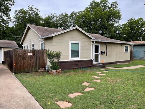 5205 Barbara Rd, River Oaks, TX, 76114-2931 | Card Image