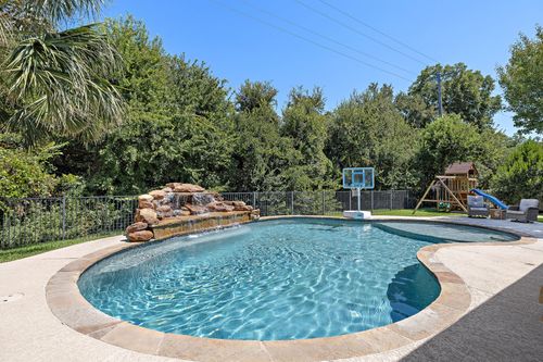 1515 Pinehurst Ln, Round Rock, TX, 78664-6147 | Card Image