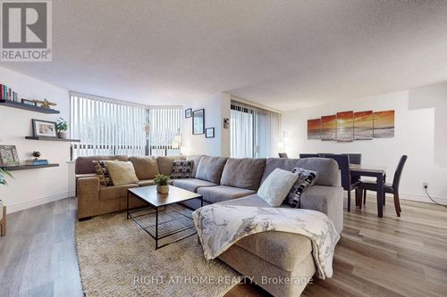 403-688 Preston Pky, Cambridge, ON, N3H5K6 | Card Image