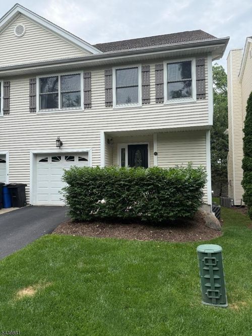 3-44 E Prospect St, Waldwick, NJ, 07463-2017 | Card Image