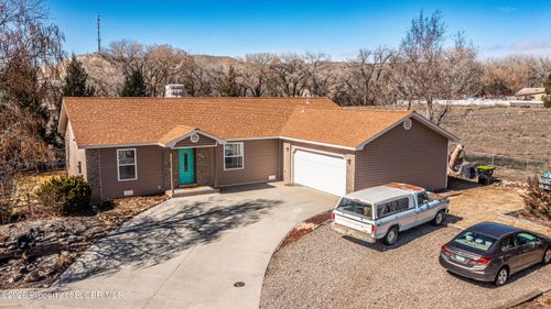 809 Iris Ct, Bloomfield, NM, 87413-5610 | Card Image