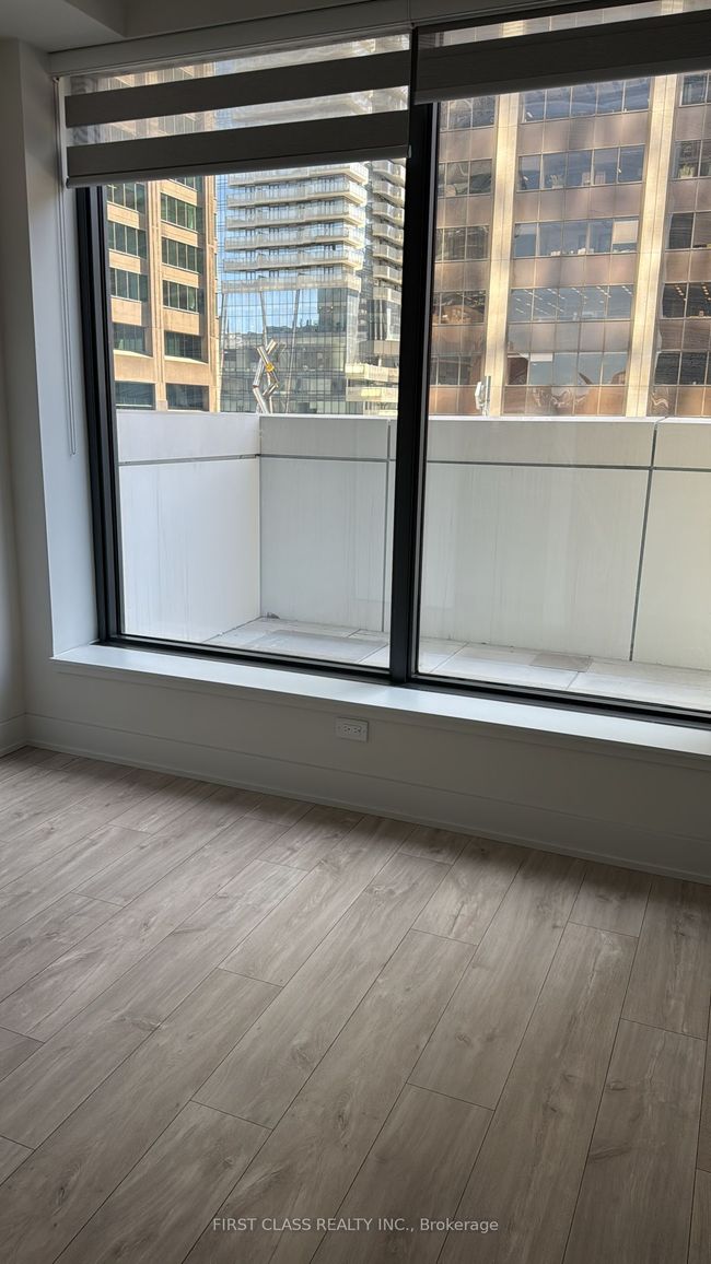503 - 8 Cumberland St, Condo with 1 bedrooms, 1 bathrooms and null parking in Toronto ON | Image 8