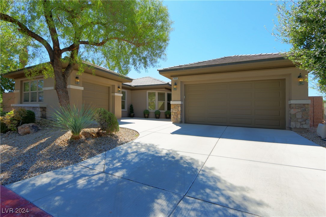 Fledgling Dr, North Las Vegas, NV 89084