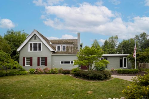 1 Nelson Ln, Bay City, MI, 48708-6335 | Card Image