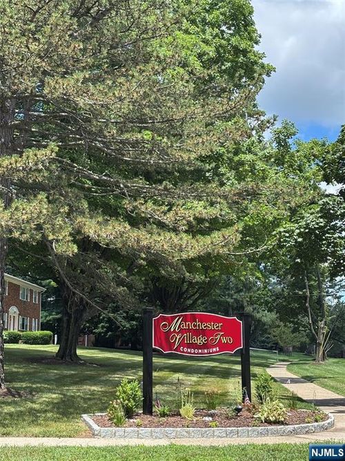 1261 Valley Rd, Wayne, NJ, 07470-7979 | Card Image