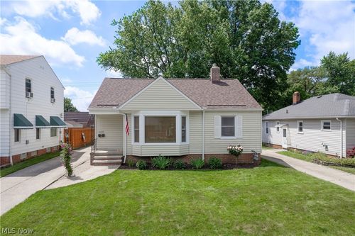 8111 Thornton Dr, Cleveland, OH, 44129-3917 | Card Image