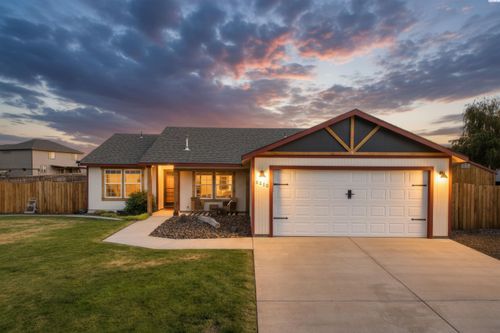 5210 Canter St, West Richland, WA, 99353-5739 | Card Image