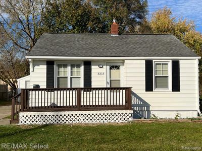 3213 Leith Street, Home with 2 bedrooms, 1 bathrooms and null parking in Flint MI | Image 3