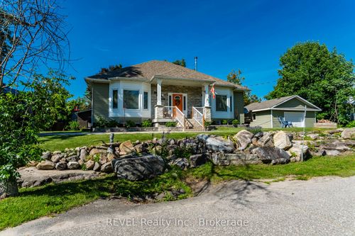 1006 River St, Bala, ON, P0C1A0 | Card Image