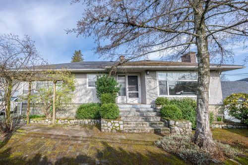 9263 10th Ave, Burnaby, BC, V3N2T3 | Card Image