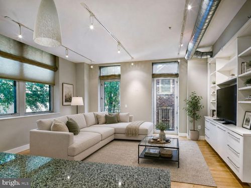2i-1101 Locust St, PHILADELPHIA, PA, 19107-5519 | Card Image