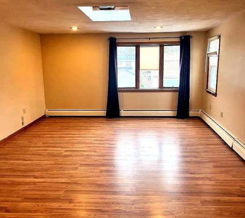 80 Ballston Ave, Pawtucket, RI, 02861-2716 | Card Image