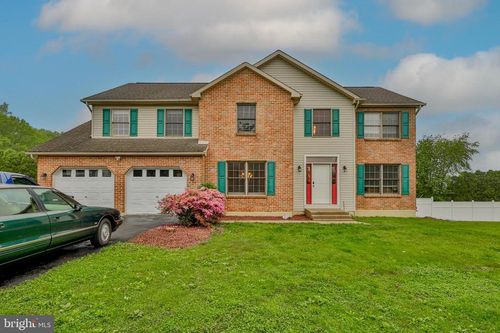 366 Winter Springs Rd, Nazareth, PA, 18064-9185 | Card Image