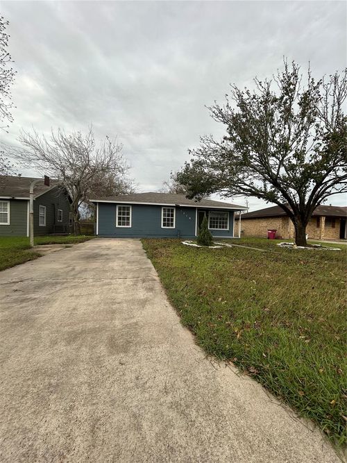 1710 N Avenue H, Freeport, TX, 77541-3460 | Card Image
