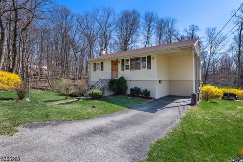 6 Jay Rd, Highland Lakes, NJ, 07422-1039 | Card Image