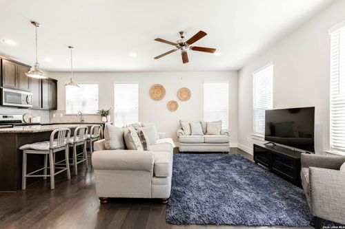 101-211 Claremont Ave, San Antonio, TX, 78209-6805 | Card Image