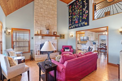 2925 County Road 361, Utopia, TX, 78884-2591 | Card Image