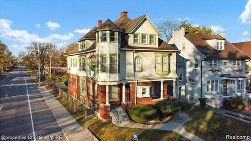 2405 Field 3rd Floor Street, Detroit, MI, 48214 | Card Image