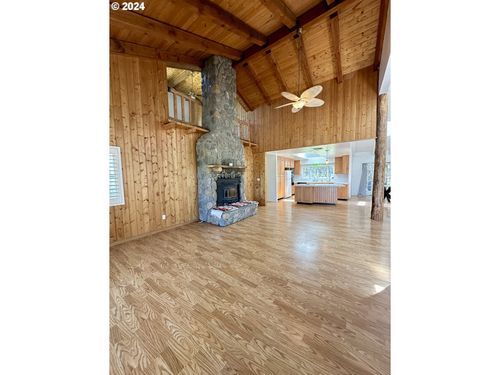 25210 Sprague River Rd, Sprague River, OR, 97639-8627 | Card Image