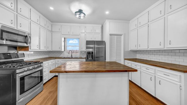 518 Private Road 902, House other with 3 bedrooms, 2 bathrooms and null parking in Mingus TX | Image 22