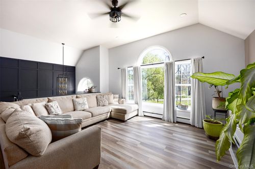 50 Horseshoe Rd, Millbrook, NY, 12545-6026 | Card Image