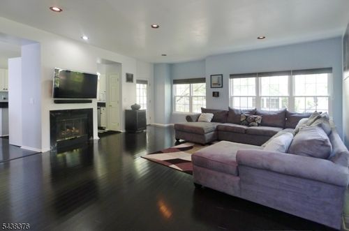 808 Dellwood Ln, Whippany, NJ, 07981-1417 | Card Image
