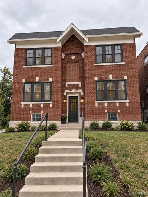 5581 Maple Ave, Saint Louis, MO, 63112-2718 | Card Image