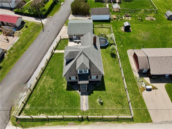 901 Market St, House other with 3 bedrooms, 1 bathrooms and 2 parking in Scottdale PA | Image 11