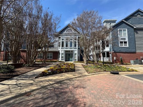 3j-509 N Graham St, Charlotte, NC, 28202-1495 | Card Image
