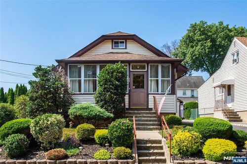 33 Laura Ave, Nutley, NJ, 07110-1016 | Card Image