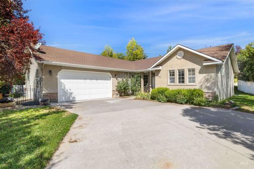330 Shadetree Trl, Twin Falls, ID, 83301-0214 | Card Image