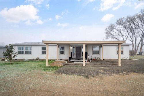 220011 E Game Farm Rd, Kennewick, WA, 99337-9168 | Card Image