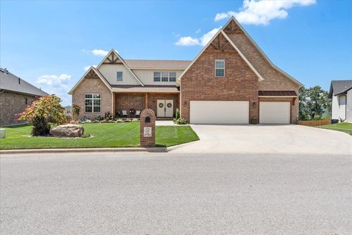 1732 W Silver Oak Dr, Springfield, MO, 65810-3027 | Card Image