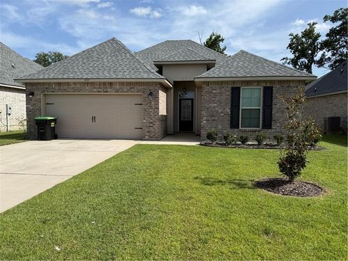 557 Claiborne Trails Dr, Slidell, LA, 70458-7341 | Card Image