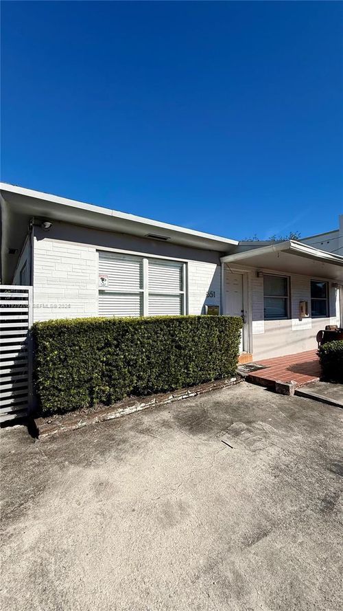 551-551 Ne 67th St, Miami, FL, 33138-5620 | Card Image