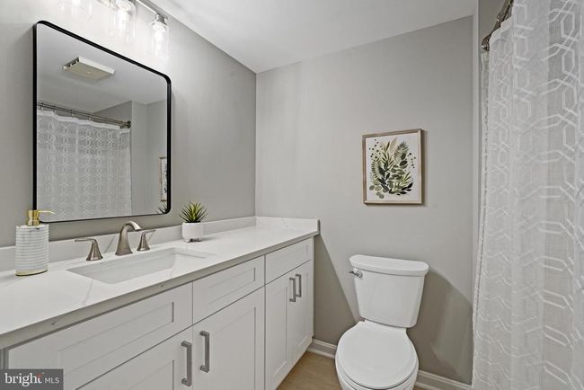 APT-811 - 2400 Clarendon Blvd, Condo with 2 bedrooms, 1 bathrooms and null parking in ARLINGTON VA | Image 23