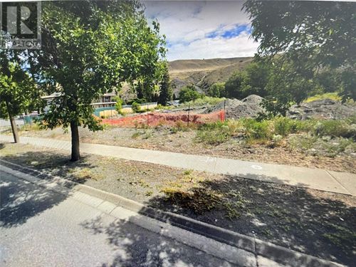 {{alt}} | Card Image