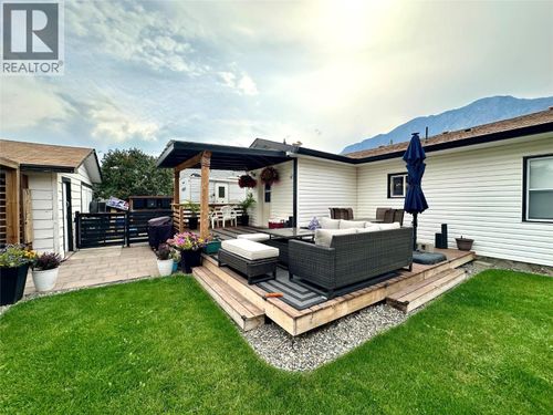 310 6th Ave, Keremeos, BC, V0X1N3 | Card Image