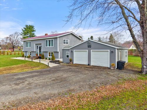 217 Williams Road, Newport, ME, 04953 | Card Image