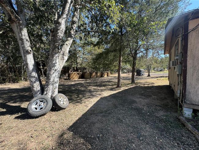 107 W Park St, House other with 2 bedrooms, 1 bathrooms and null parking in Hallettsville TX | Image 5
